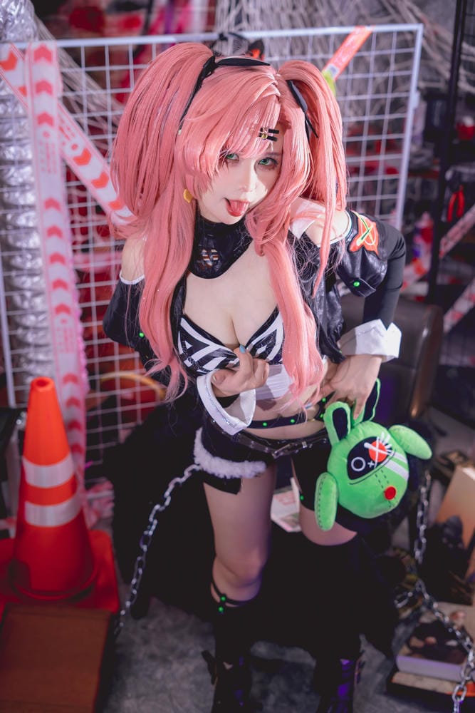 Pyon Lay - Nicole Demara 52P195MB 1 (51).jpg